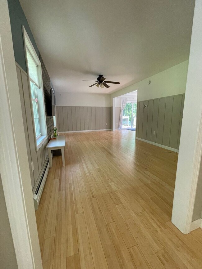 Building Photo - 7 Browns Freehold