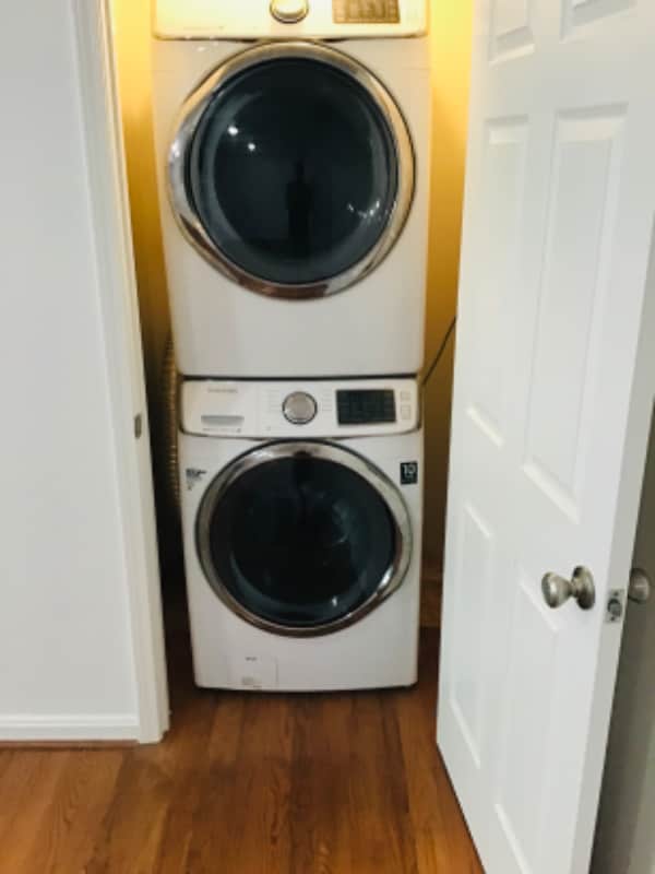 Building Photo - 6801 Chepstow Ct