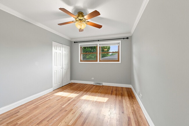 Building Photo - 1113 S Haddow Ave