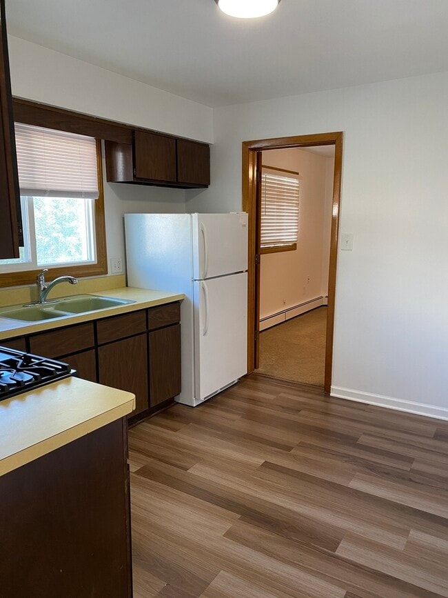 Building Photo - 116 S Cooper Rd