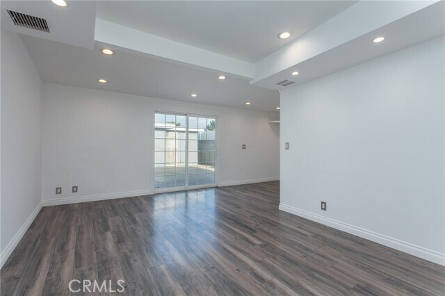 Building Photo - 9502 Laurel Canyon Blvd