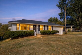 Building Photo - Live in Bliss - 3 Bed, 1 Bath