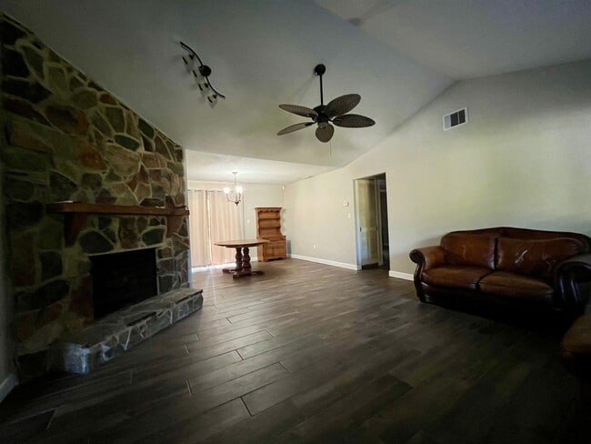 Building Photo - Beautiful 3/2 home in Mulberry!!