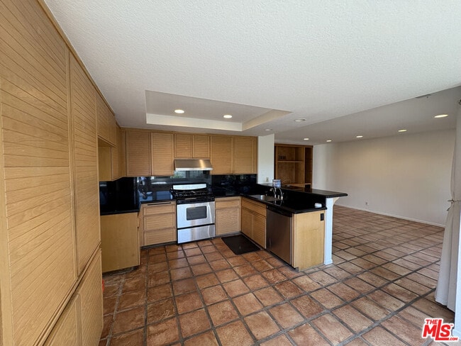 Building Photo - 24715 Cll Largo