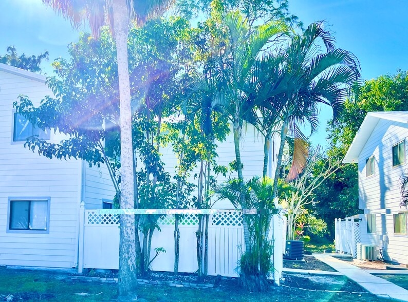 Building Photo - 7695 Tamara Lee Ct