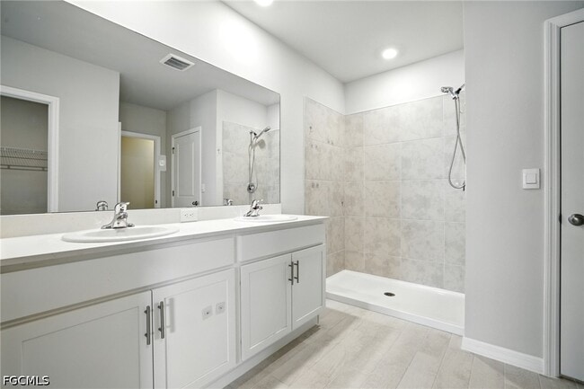 Building Photo - 2465 NW 9th St
