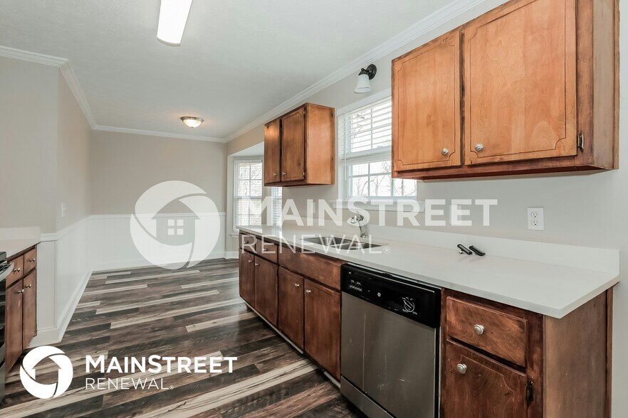 Building Photo - 6538 River Hill Dr