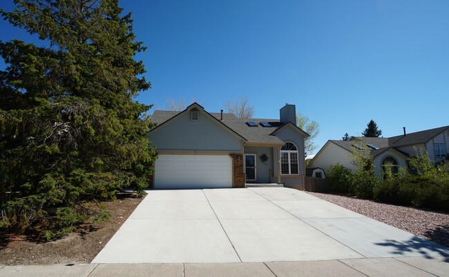 Building Photo - 7980 Camfield Cir