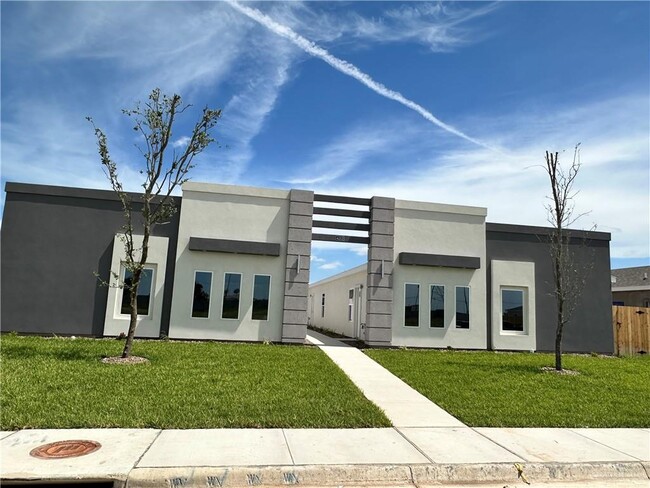 Building Photo - 4216 Walnut Ave
