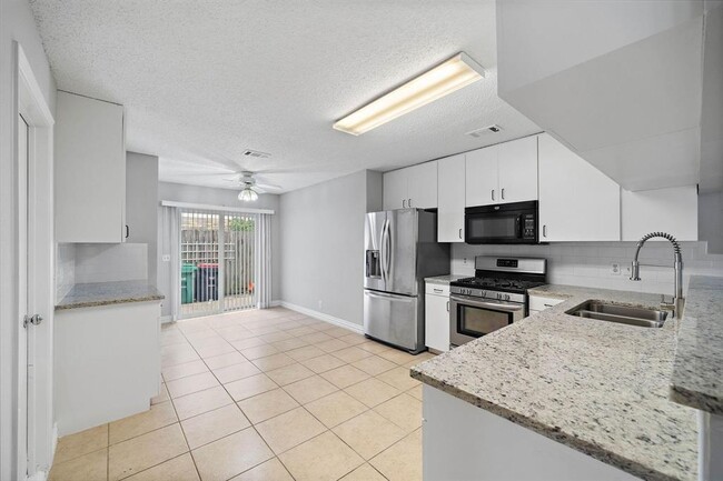 Building Photo - 1510 Park Wind Dr