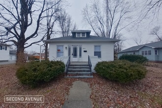 Building Photo - 601 E 4th St