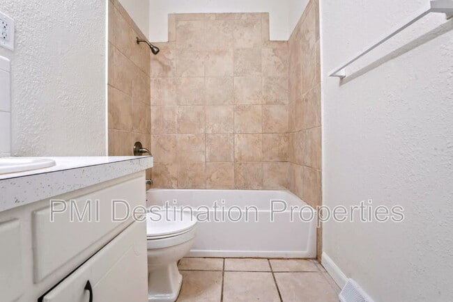 Building Photo - 3542 N 60 St