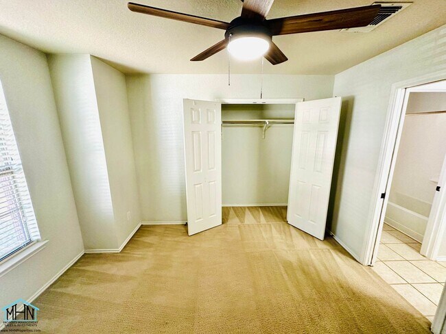 Building Photo - Spacious and Well Designed 3 Bedroom 2.5 Bath, Located in the far Northeast and North Central San...