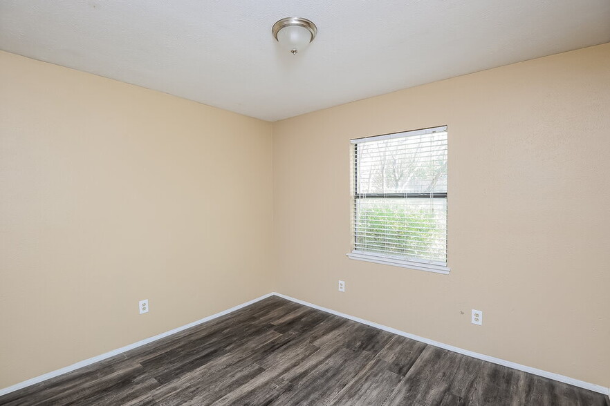 Building Photo - 7609 Xavier Dr