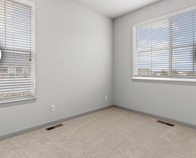 Building Photo - 3368 S Biscay Way