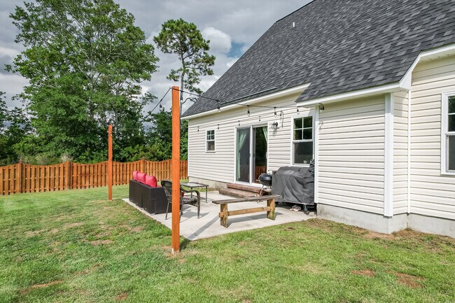 Building Photo - 425 Sea Buoy Ln