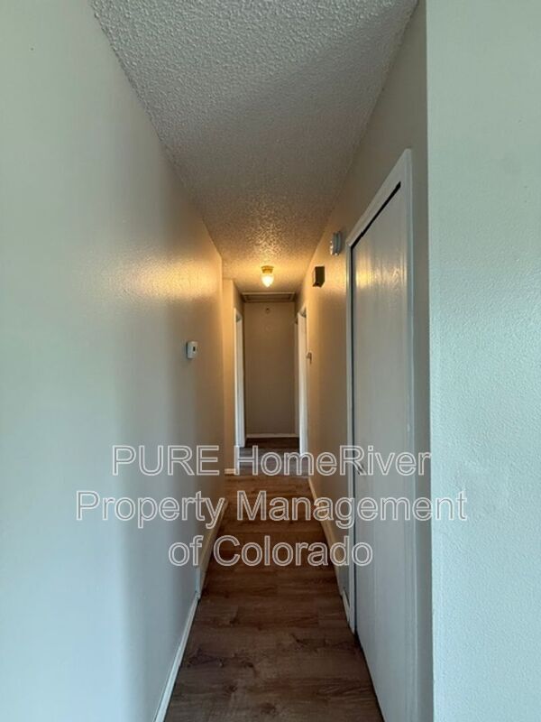 Building Photo - 7140 Poteae Dr