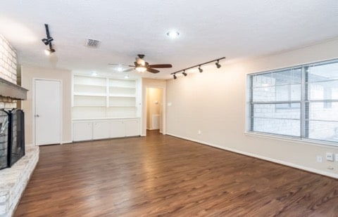 Building Photo - 10127 Sagerock Dr