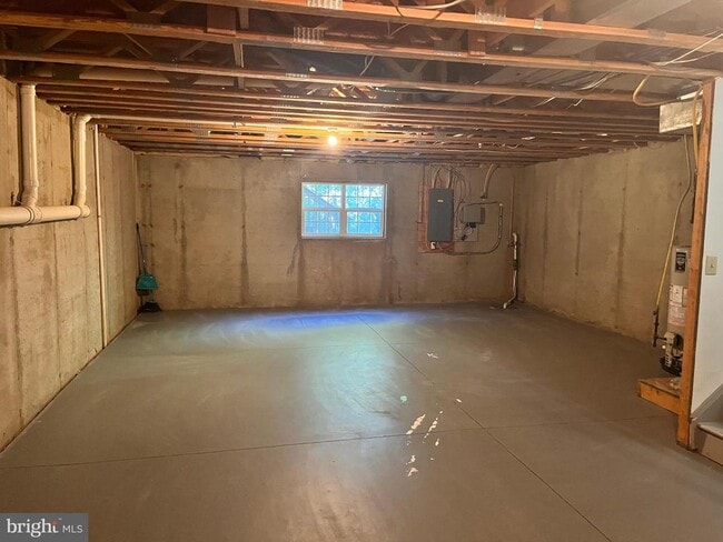 Building Photo - 637 Fawn Cir