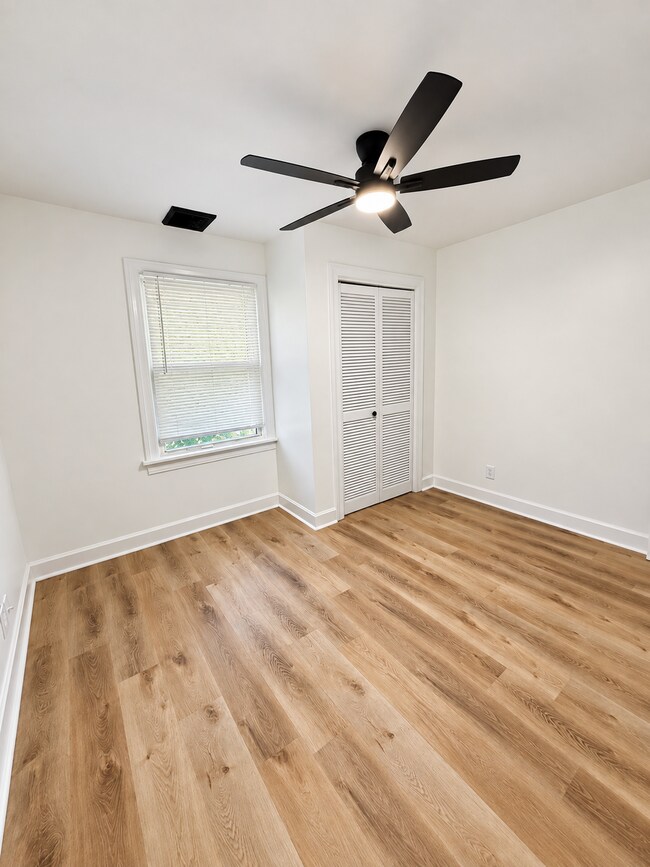 Building Photo - 902 Camden Ave