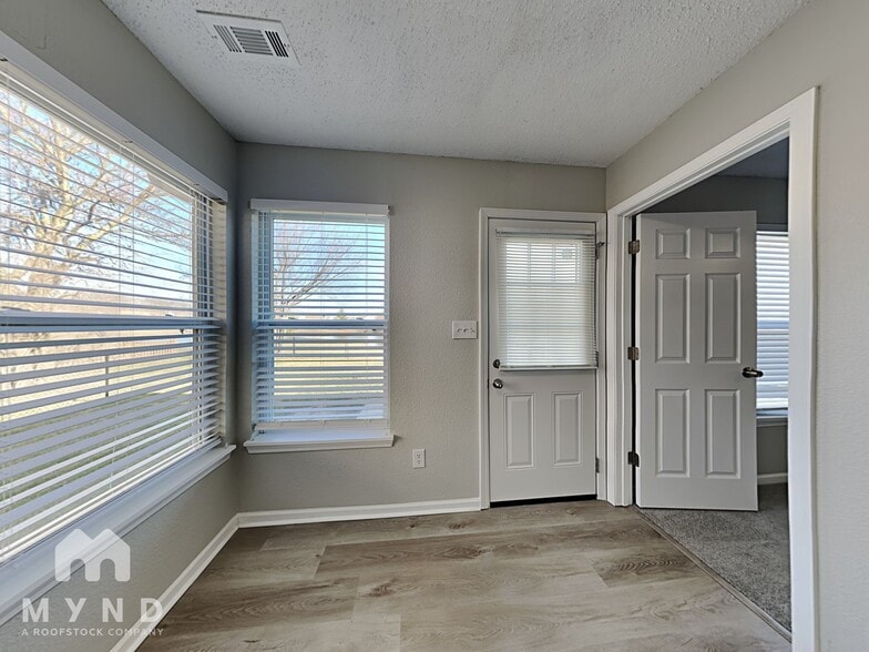 Building Photo - 1315 Osprey Way