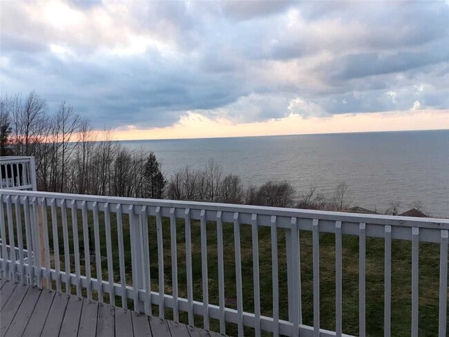 Building Photo - 3304 Baer Beach Rd