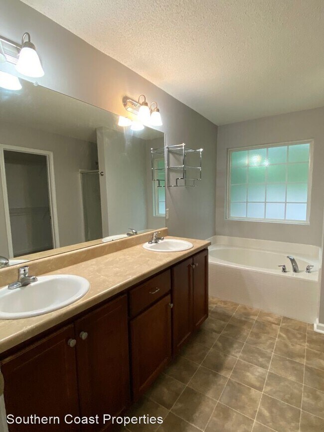 Building Photo - 3 br, 2 bath House - 10 Montero Drive
