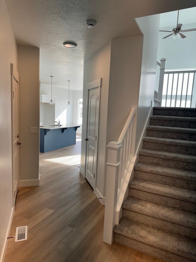 Building Photo - 3757 Big Horn Dr