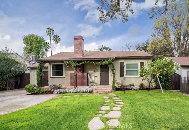 Building Photo - 5823 Vesper Ave