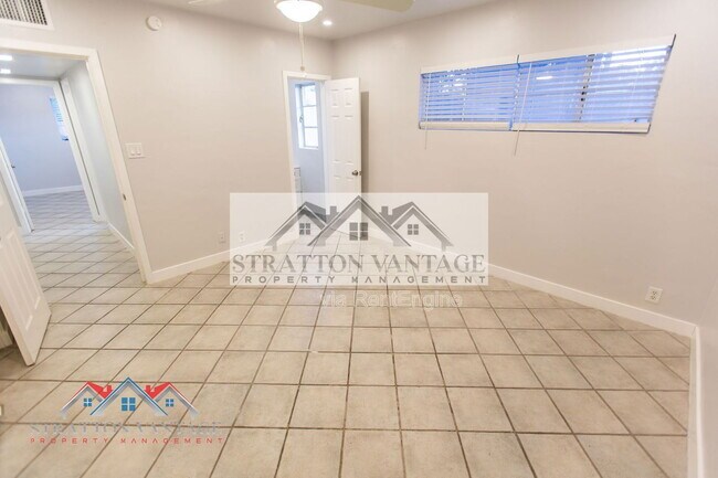 Building Photo - 5142 N 18th Pl