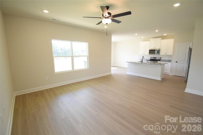 Building Photo - 3519 Narrow Ln