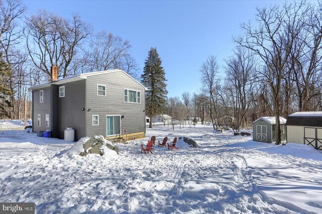 Building Photo - 1365 Roundtop Rd