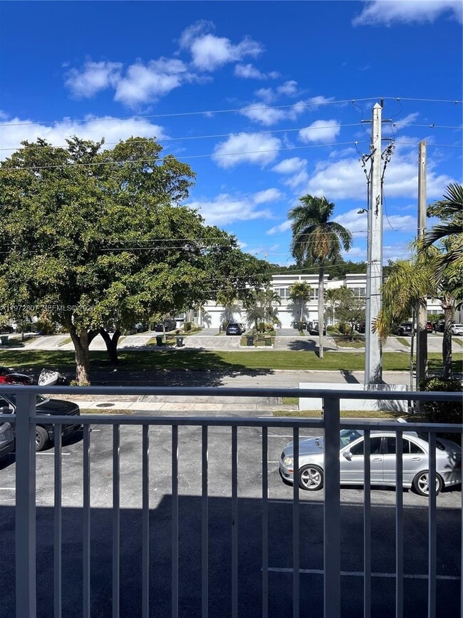 Building Photo - 2430 NE 135th St