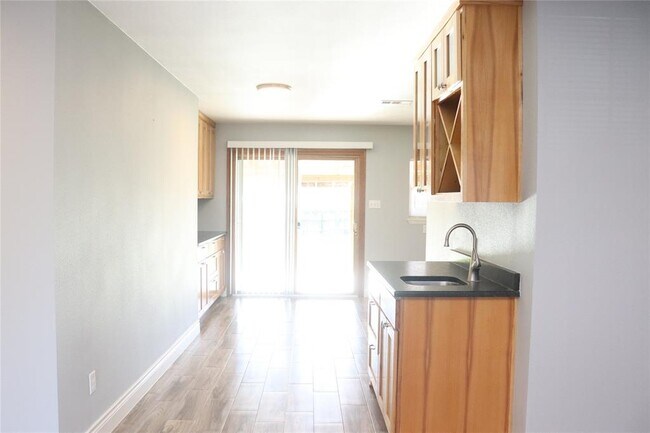 Building Photo - 606 Mildred Ave