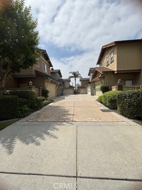 Building Photo - 322 W Cypress Ave