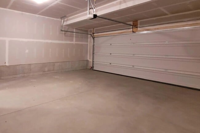 Building Photo - 1218 Ayla Ave