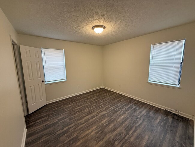 Building Photo - 111/113 Vintage Ct