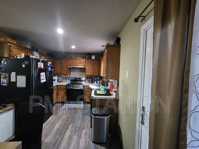 Building Photo - 931 E Wildcat Run St