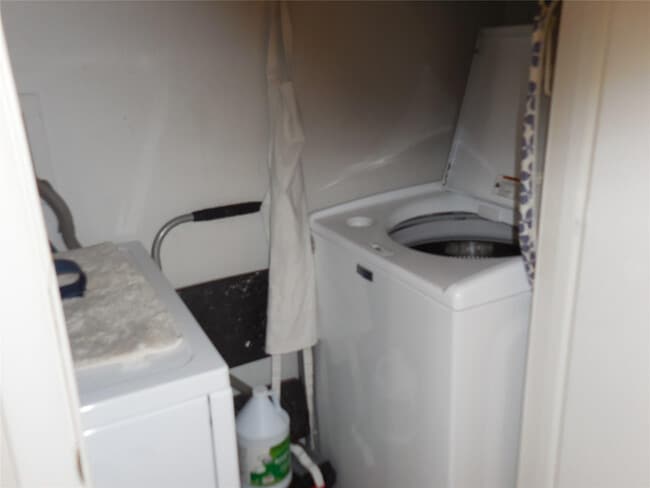 Building Photo - 3050 NW 1st Ave