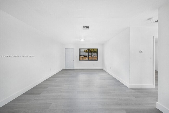 Building Photo - 7600 Pembroke Rd