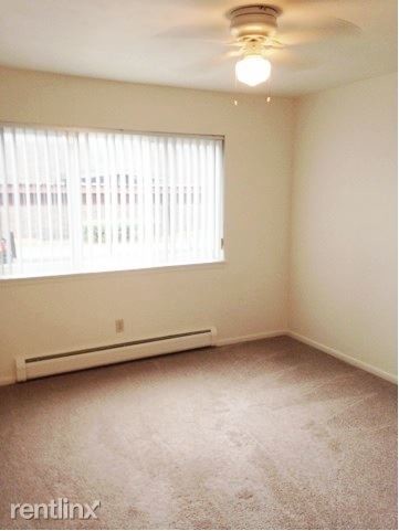 Building Photo - 2 br, 1 bath Apartment - Ambassador Apartm...