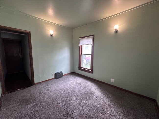 Building Photo - 101 Buchanan-