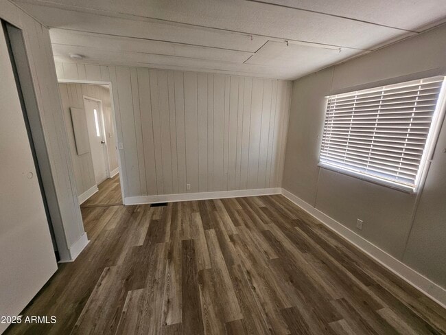 Building Photo - 1113 W Corinthian Cir