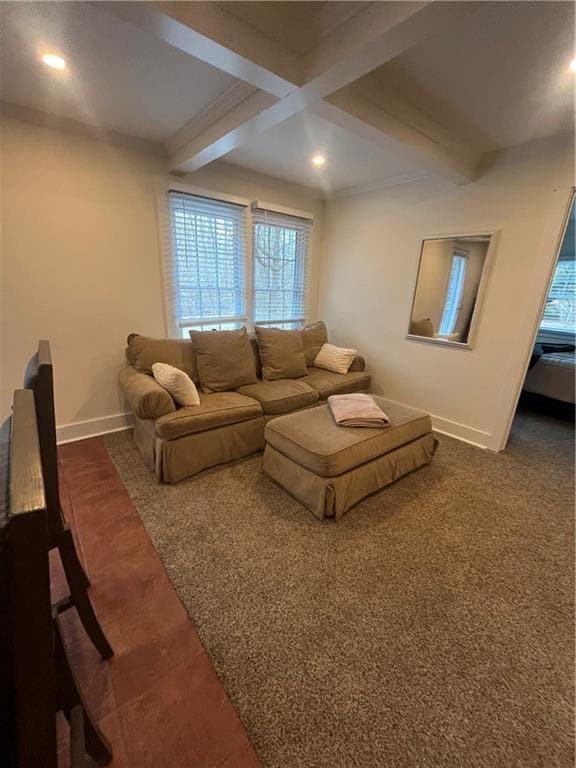 Building Photo - 554 E Main Rd