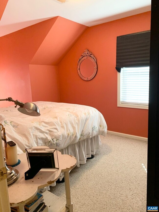 Building Photo - 112 Old Fifth Cir