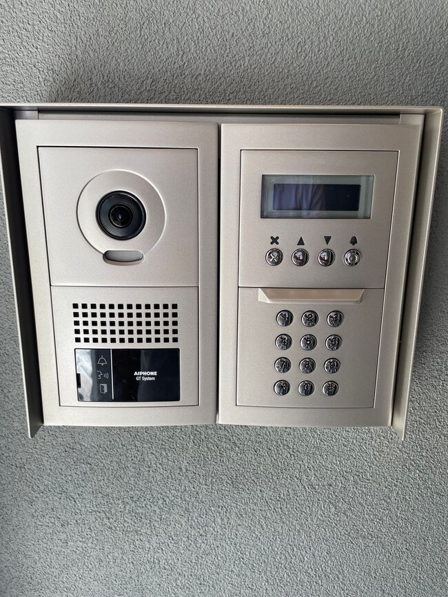 Building Photo - CHELSEA / BOSTON FULLY FURNISHED LUXURY STUDIO-- 1 MILE TO LOGAN!!