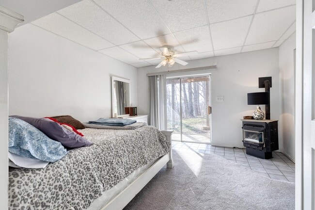 Building Photo - 10595 Blue Bell Way