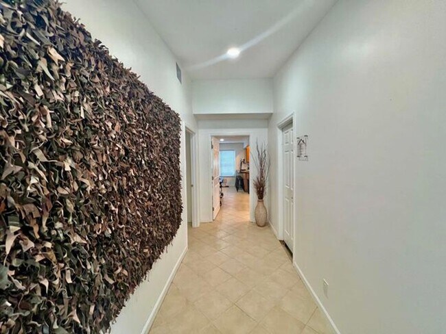 Building Photo - 5570 SW 9th Ct