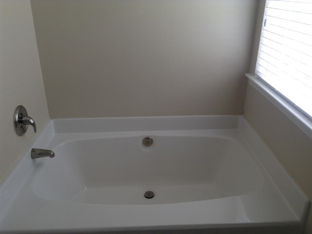 Building Photo - 6325 Elderslie Dr