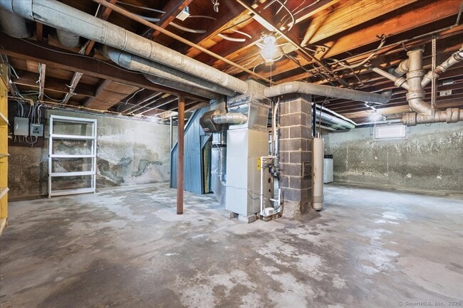 Building Photo - 535 Jewett Ave